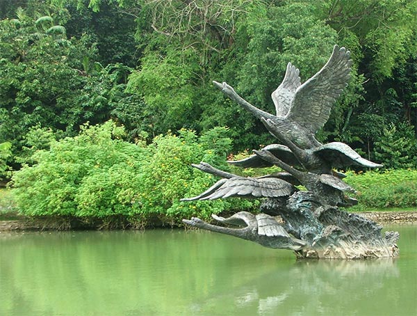  The Flight of Swans sculpture was installed in May 2006 at Swan Lake. 