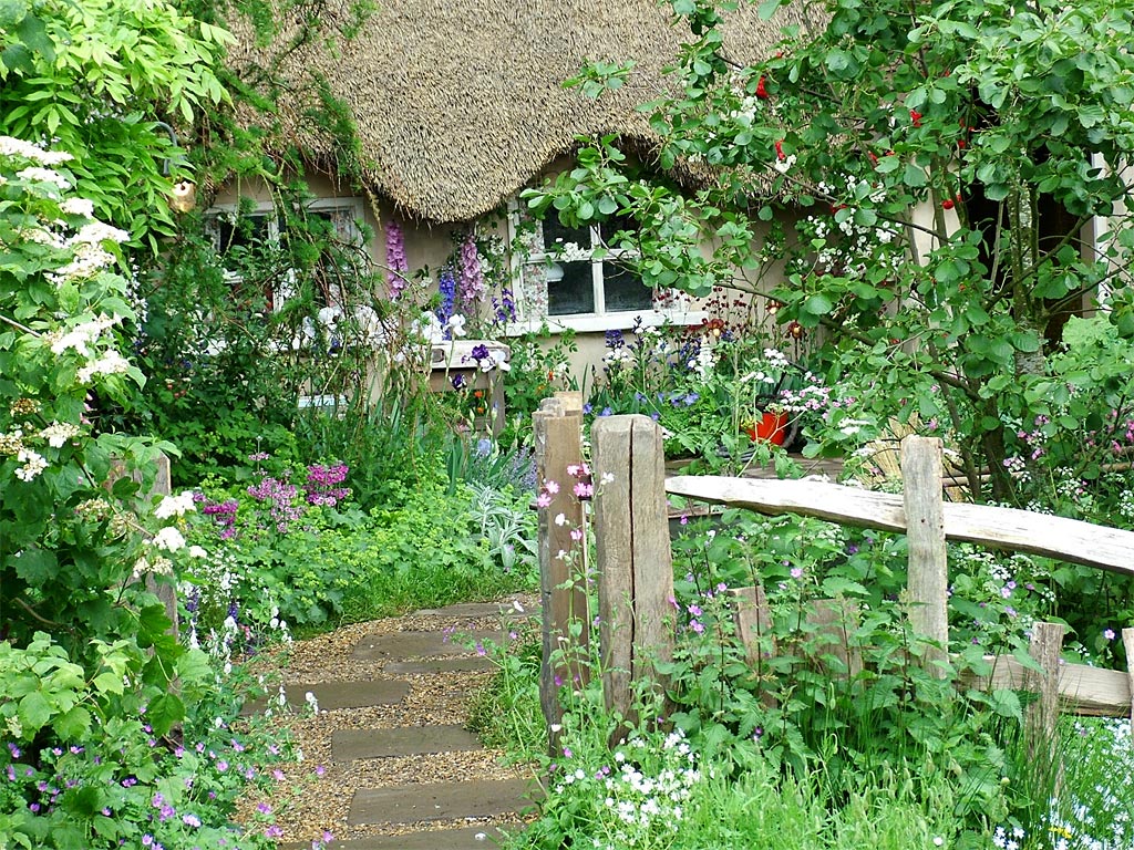 cottage-garden-path