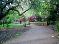 rustic-ruskin-gardens