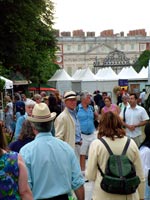 flower-show-crowds